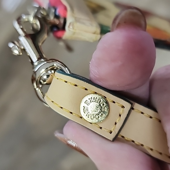 Dooney & Bourke Scribbled Hearts Wristlet Vtg - Picture 6 of 8